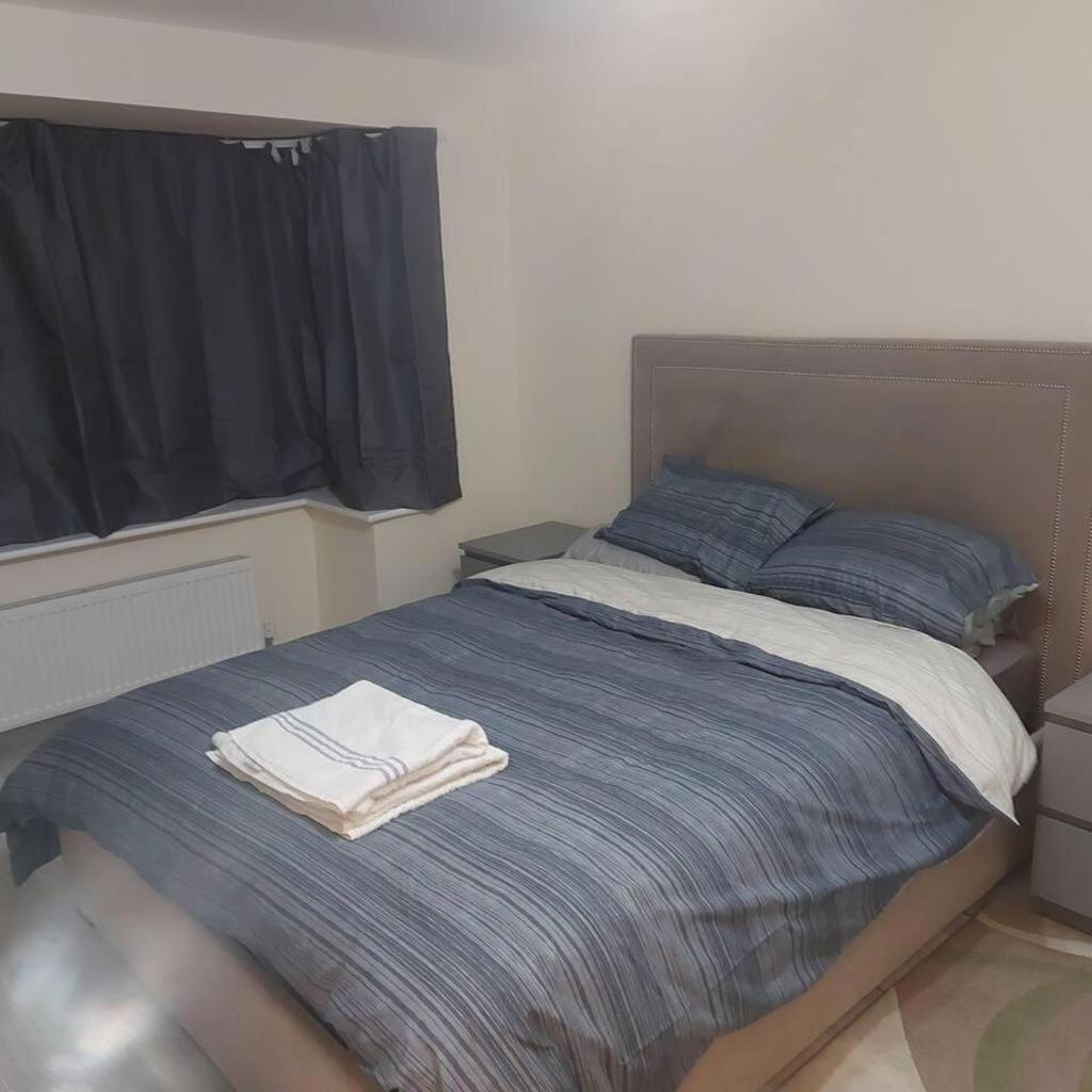 Lovely & Beautiful 2 Bed-Apartment In Borehamwood Exteriör bild
